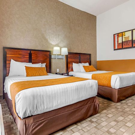 Comfort Inn Chihuahua Exterior photo